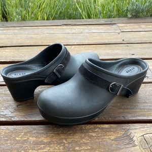 Crocs Sarah dual black slip on heeled clogs